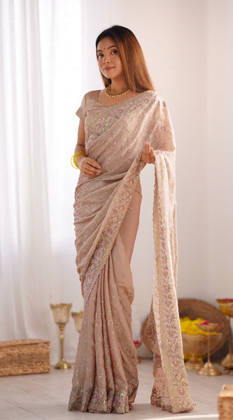 Women Embroidered Saree With Scalloped Border