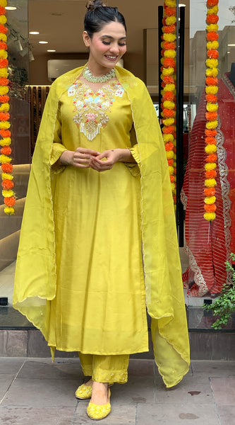 Women’s Embroidered Chanderi Silk Kurta Set