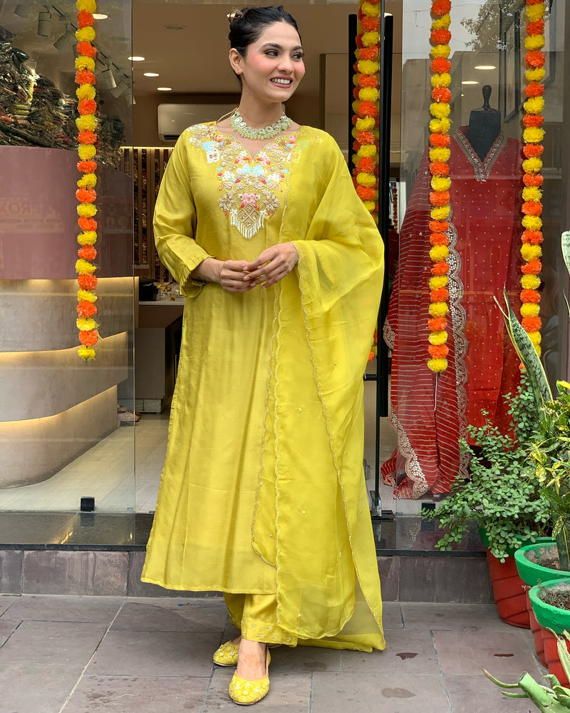 Women’s Embroidered Chanderi Silk Kurta Set