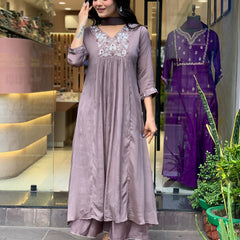 Women’s V-Neck Printed Silk Dresses
