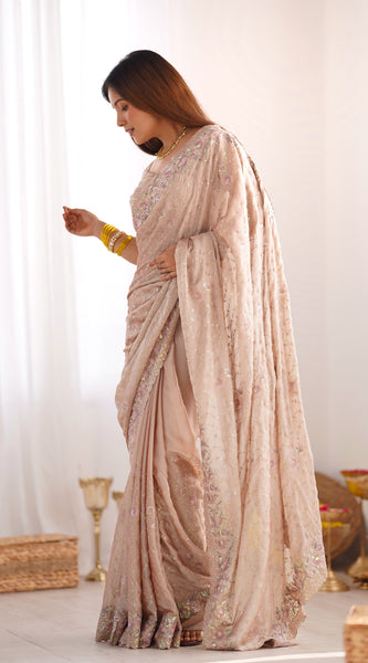 Women Embroidered Saree With Scalloped Border