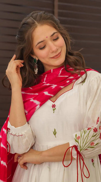 Beautiful Embroidered Festive Kurta Set