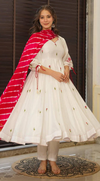 Beautiful Embroidered Festive Kurta Set