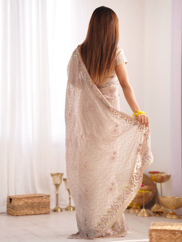 Women Embroidered Saree With Scalloped Border
