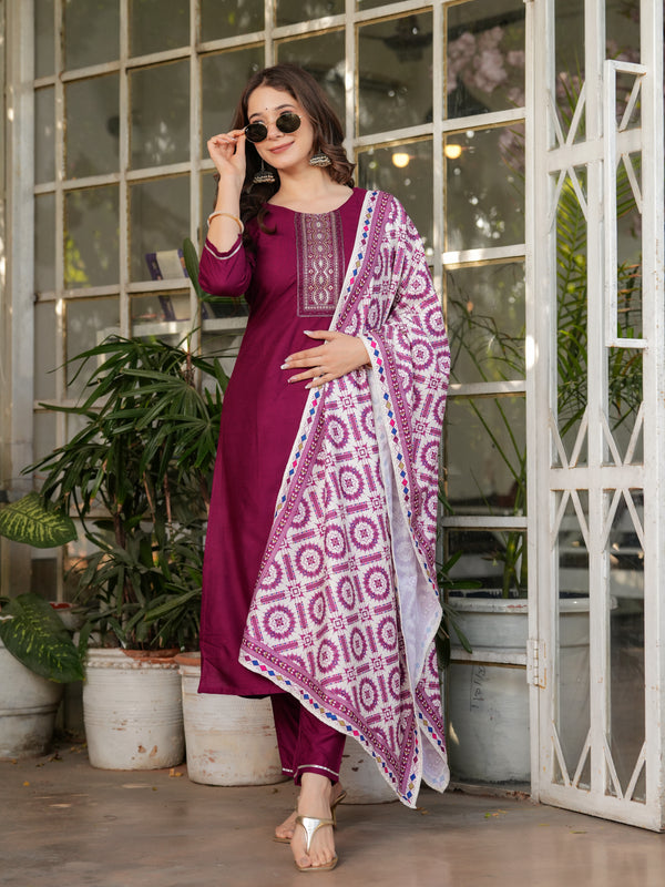 Women's Ethnic Embroidered Dresses Set