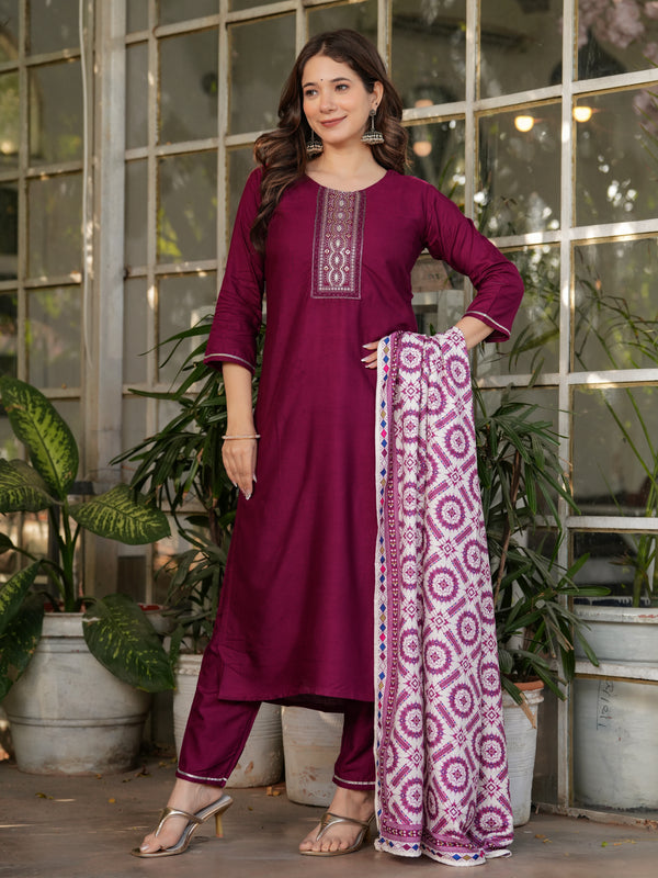 Women's Ethnic Embroidered Dresses Set