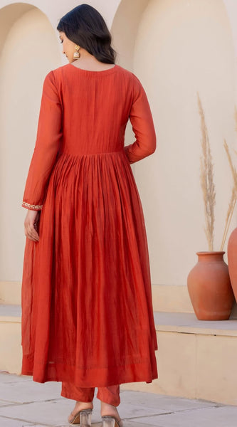Women Embroidered Viscose Silk kurta set