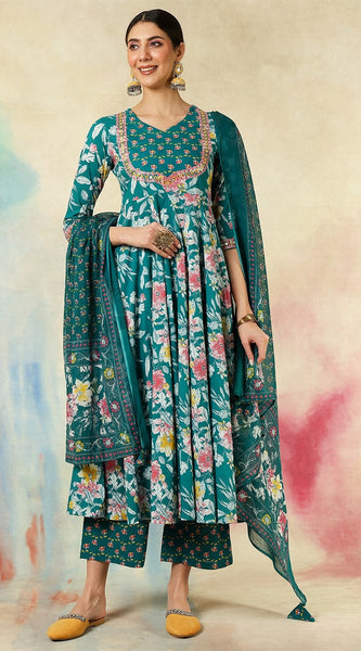 delicate embroidery work on the kurti