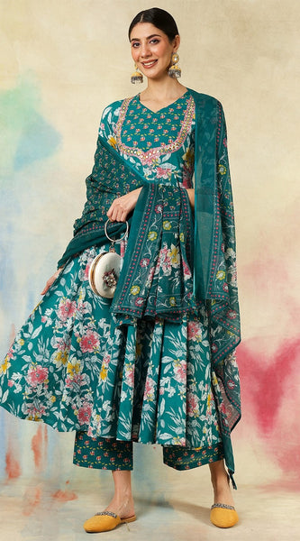 delicate embroidery work on the kurti