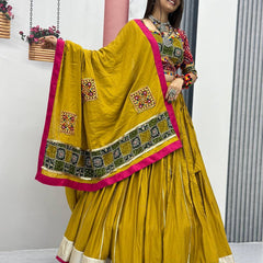 Grand Flair Navratri Lehenga