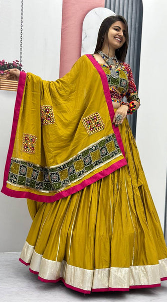 Grand Flair Navratri Lehenga