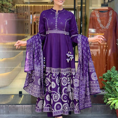 Graceful Muslin Silk Dresses with Designer Touch