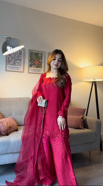 Stylish Roman Fabric Kurti Set