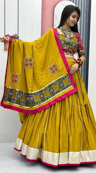 Grand Flair Navratri Lehenga