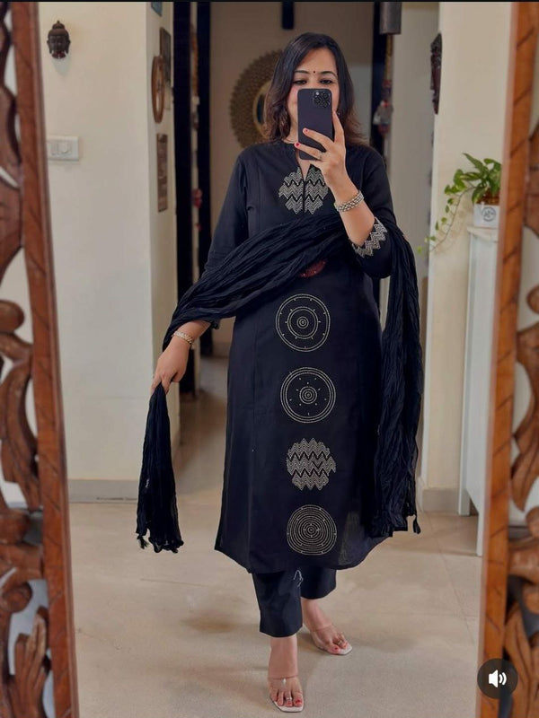 Traditional Charm with a Modern Touch Dresses
