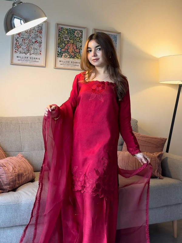 Stylish Roman Fabric Kurti Set