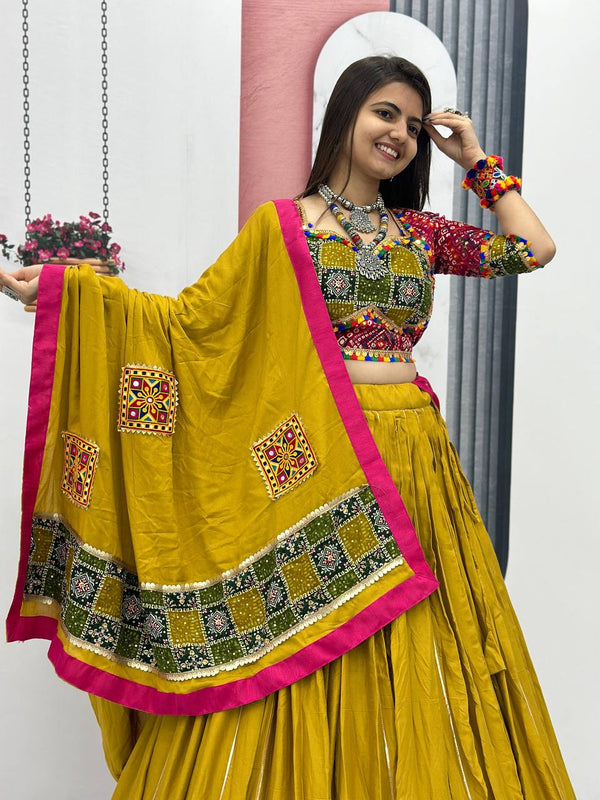 Grand Flair Navratri Lehenga