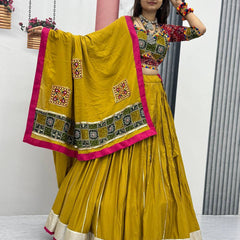 Grand Flair Navratri Lehenga