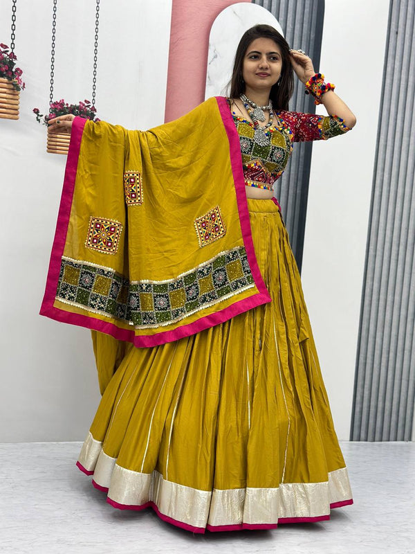 Grand Flair Navratri Lehenga