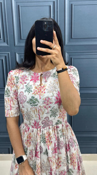 Trending Hakuba Maxi Gown