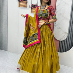 Grand Flair Navratri Lehenga