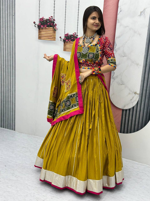 Grand Flair Navratri Lehenga
